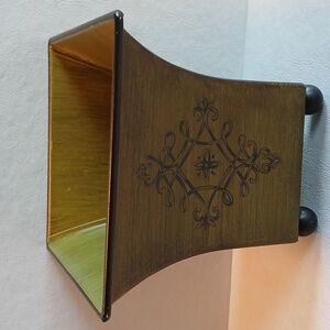 Pretty Green Metal Cachepot